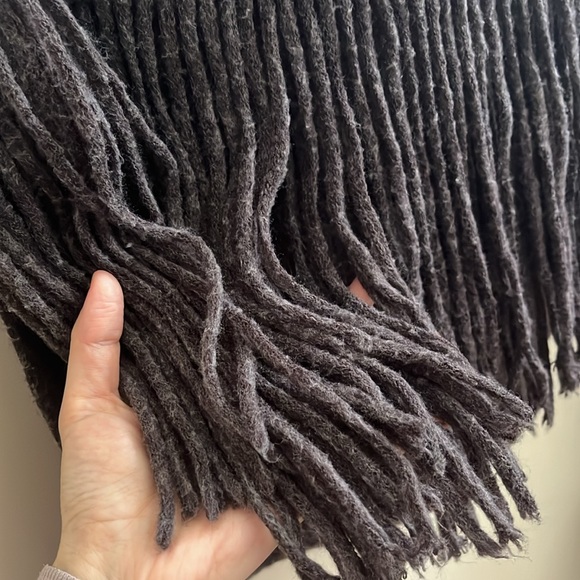 Free people//large scarf - Picture 3 of 6